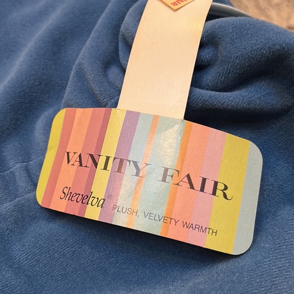 Rare 70’s Vanity Fair Shevelva Plush Velvet Warmth Robe/Gown Flare sleeve Size S - Picture 6 of 13